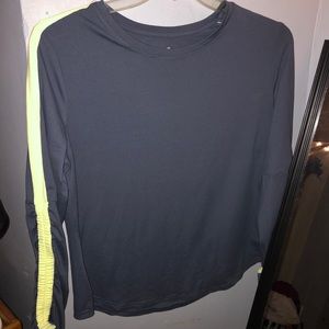 Athletic wear long sleeve